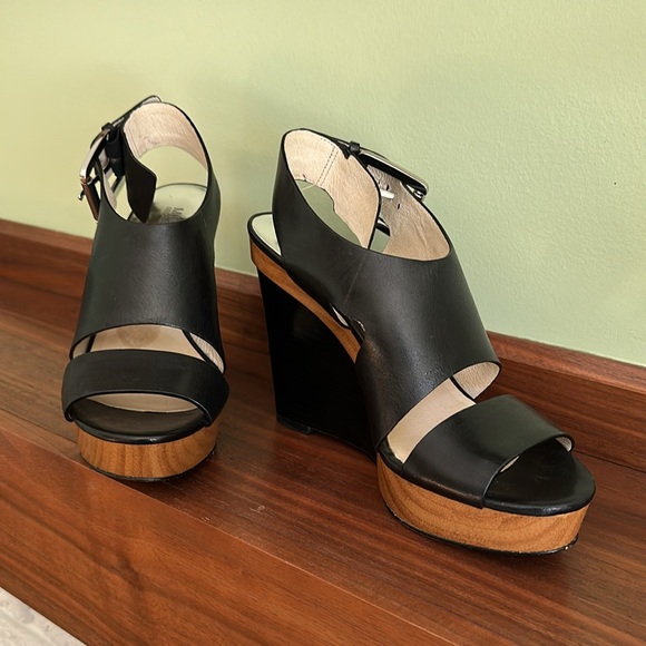 Michael Kors Heels Womens SZ 6 Josephine Peep Toe Wedge Slingback Black Leather - Picture 5 of 7